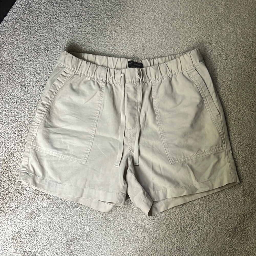 Banana Republic Women's Linen Shorts | Size M |